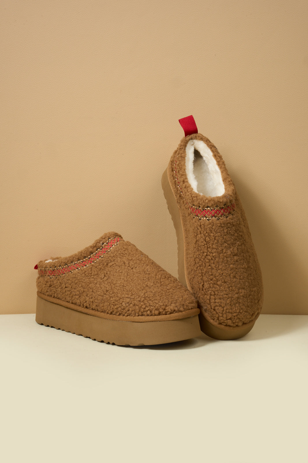UGG Shepherd Tasman Platform Bootie - Chestnut