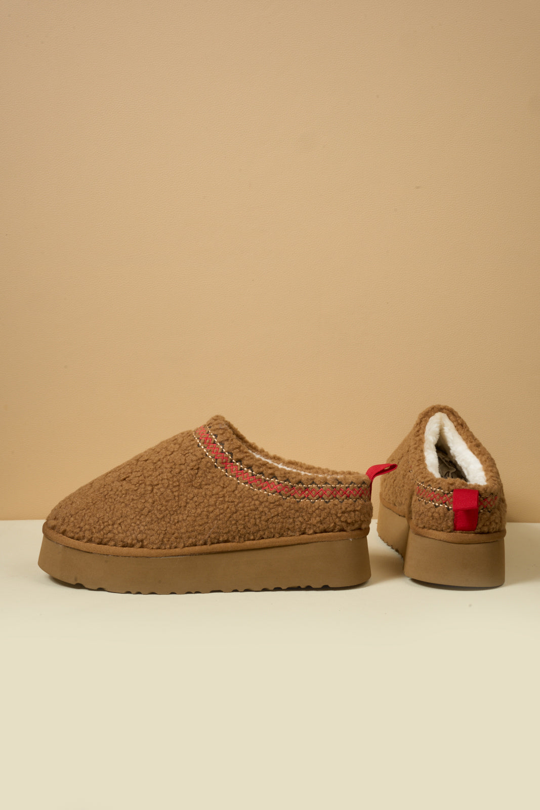 UGG Shepherd Tasman Platform Bootie - Chestnut