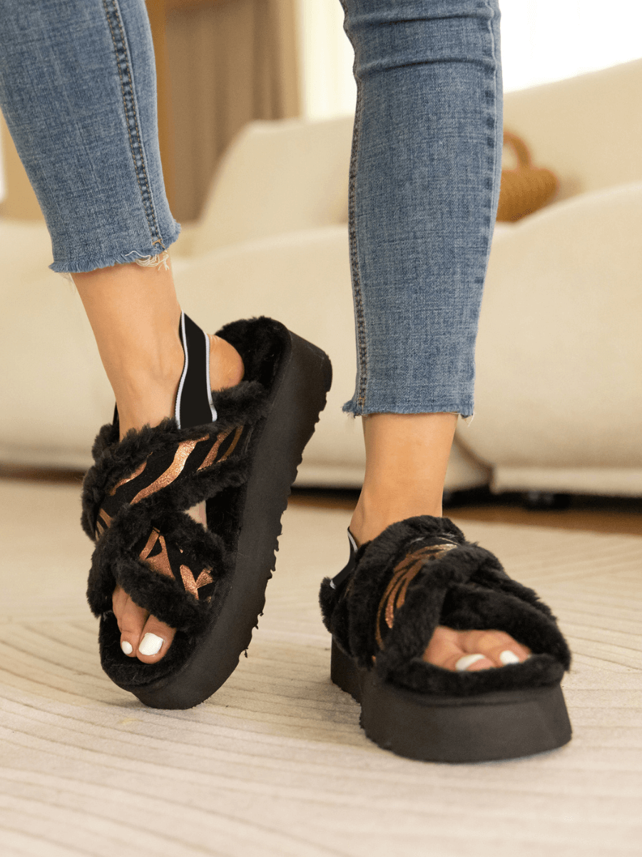 UGG Roar Wool-Lined Criss-Cross Strap Slipper - Black