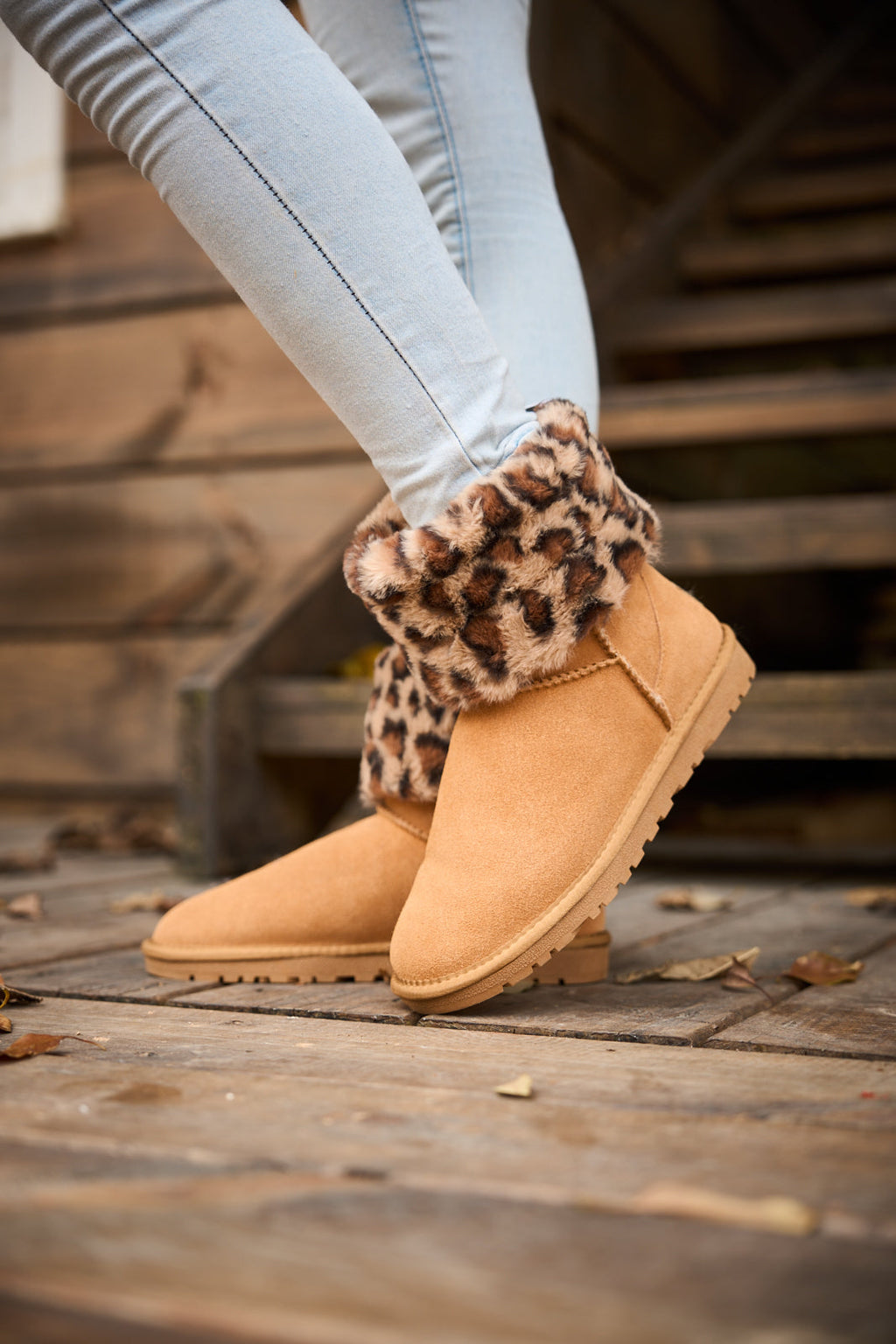UGG Adelene Sherpa Woolen Boots - Chestnut