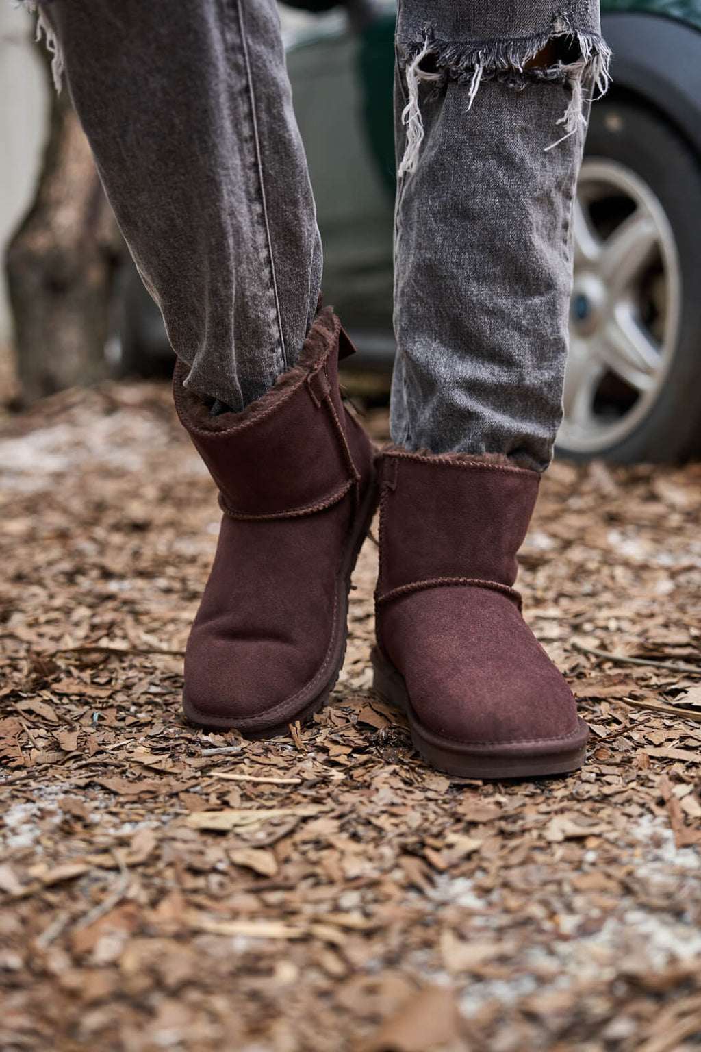 UGG Bailey Bow UGG Mini Boots - Chocolate
