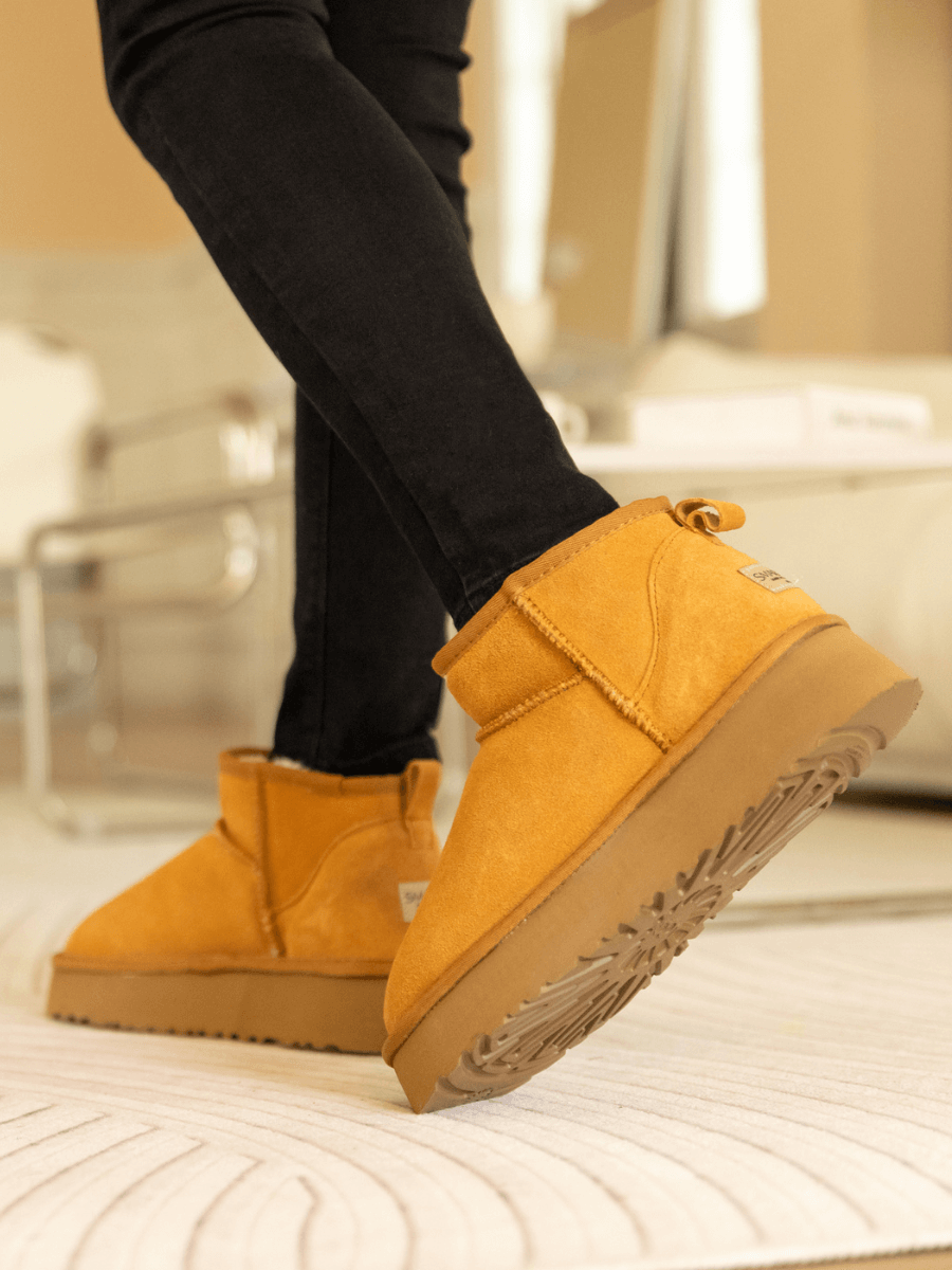 UGG Ultra Mini Platform Low Ankle Boot - Chestnut