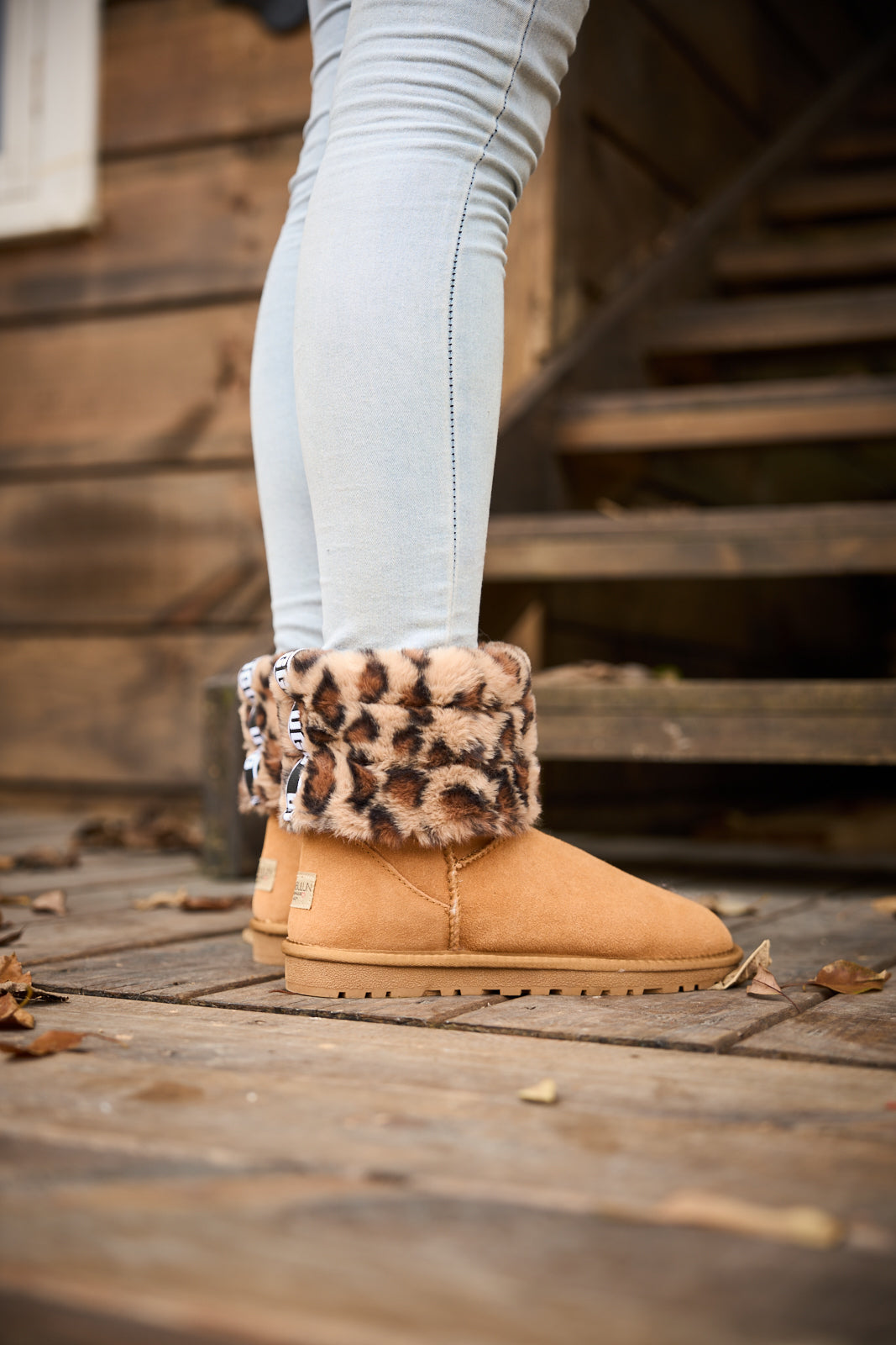 UGG Adelene Sherpa Woolen Boots - Chestnut