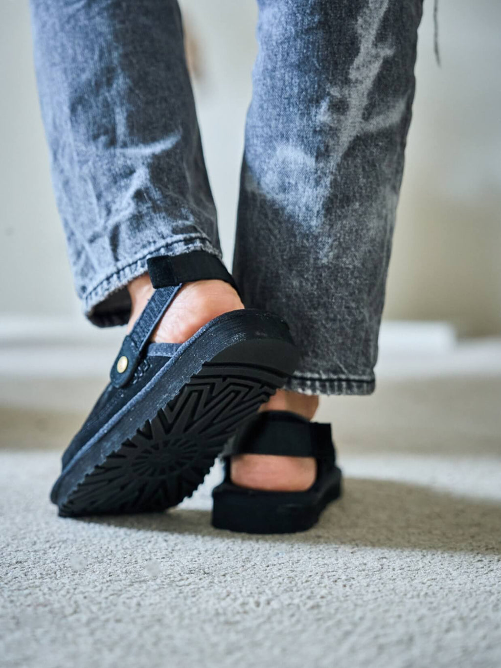 UGG Lyla Suede Slingback Scuff Slipper - Black