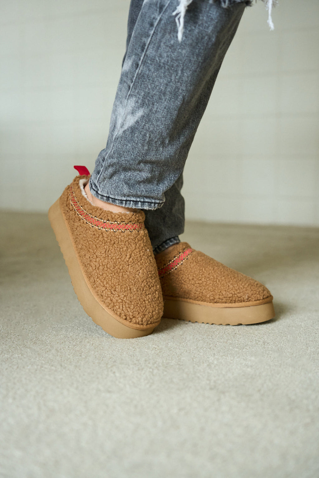 UGG Shepherd Tasman Platform Bootie - Chestnut