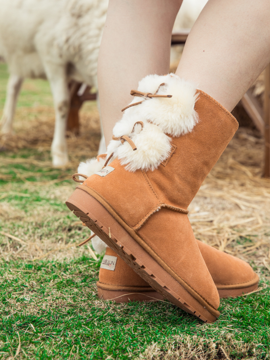 UGG Back Woollen Bow Suede Boots - Chestnut
