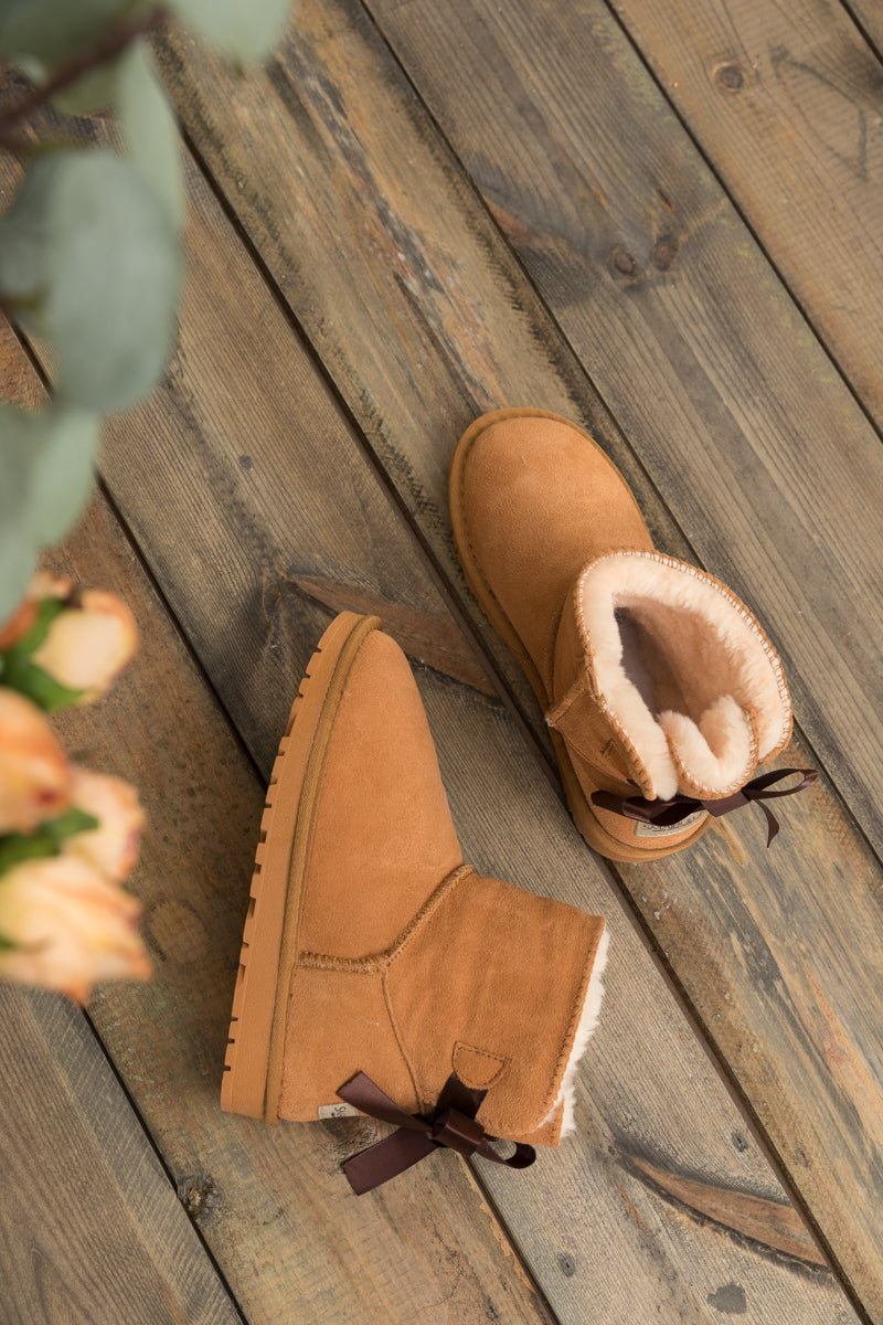 UGG Bailey Bow UGG Mini Boots - Chestnut