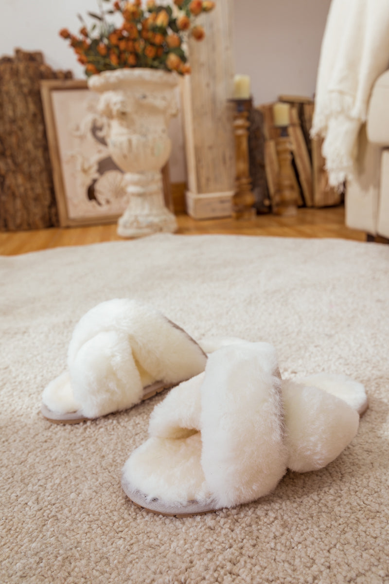 UGG Eustace Wool Slipper White