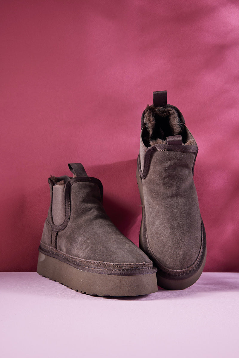 UGG Chelsea On The Land Suede Shearling Boots - Brown