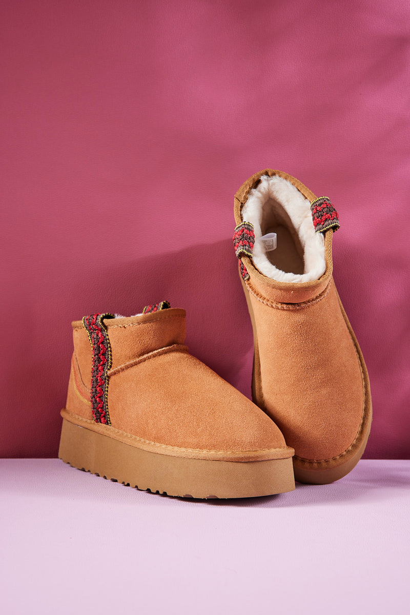 UGG Tazz Platform Low Ankle Boot - Chestnut