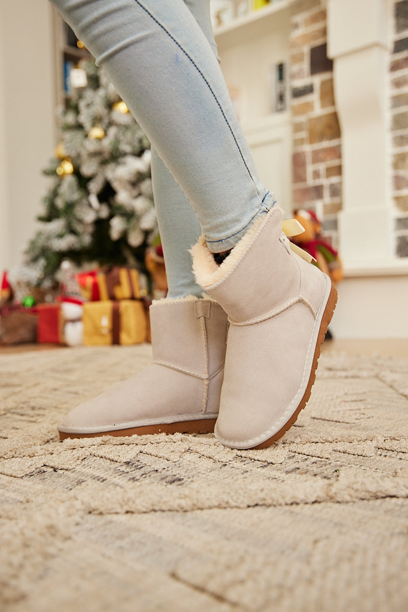 UGG Bailey Bow UGG Mini Boots - Cream