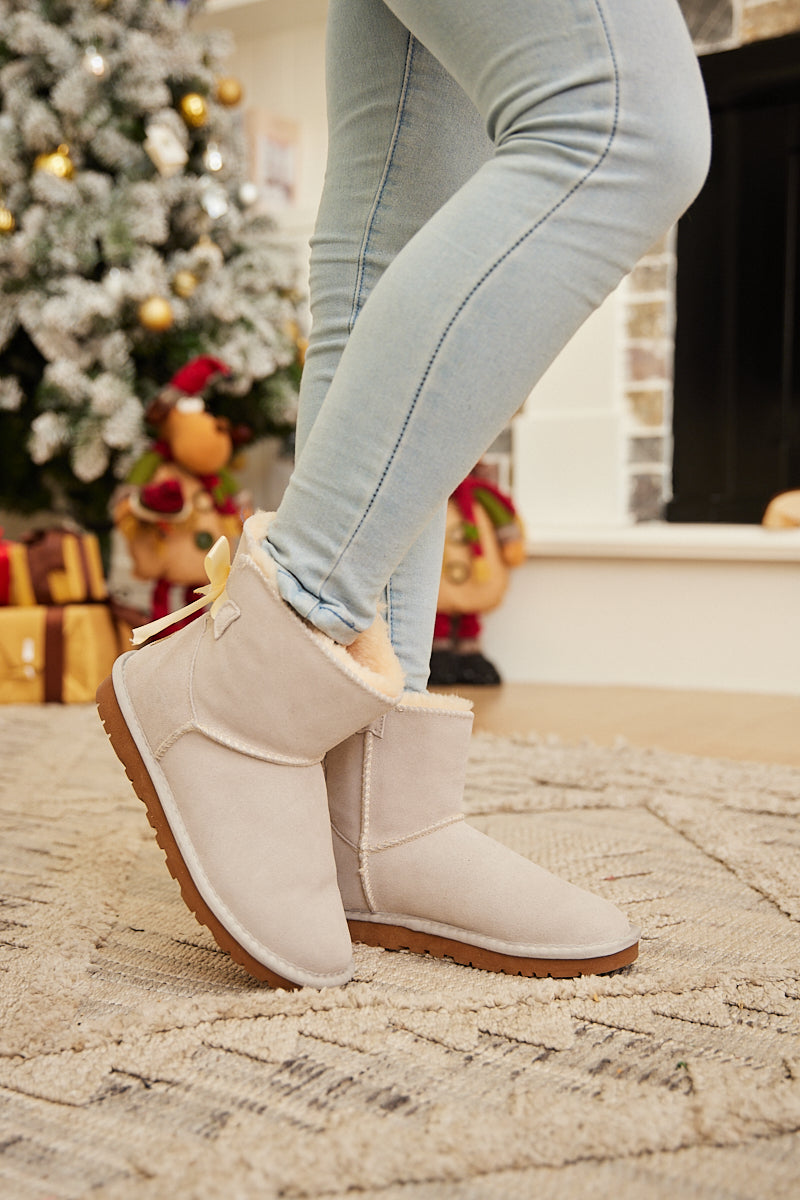 UGG Bailey Bow UGG Mini Boots - Cream